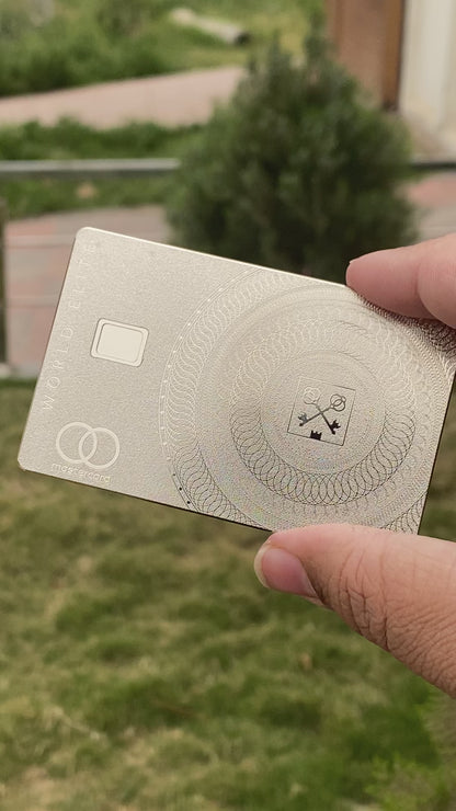 High-end Goldman Lampe silver metal card crafted for international premium clients